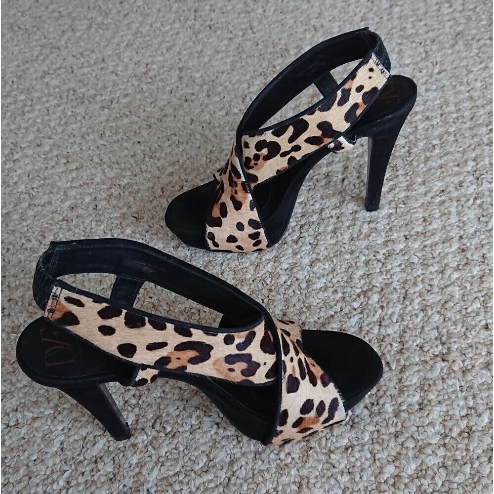Diane Von Furstenberg Leopard Calf Skin/Suede Leopard peep toe Sling Back sz 8.5
